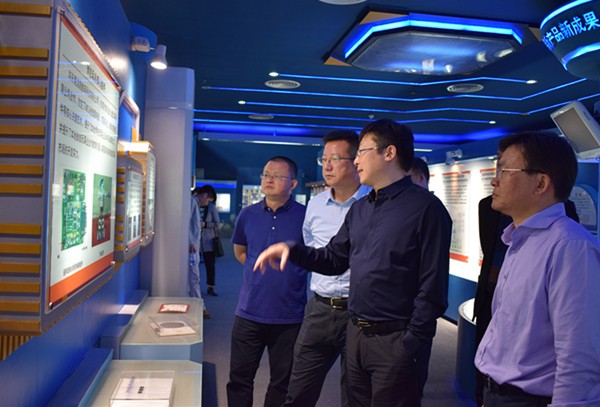 中物院成都科学技术发展中心副主任刘彤、西南科技大学副校长曾刚等一行访问广东研究院