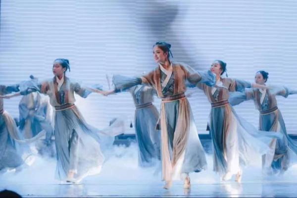 纸扇书生2.jpg cb405501d5019bca5d90e4be50c0910a.jpg