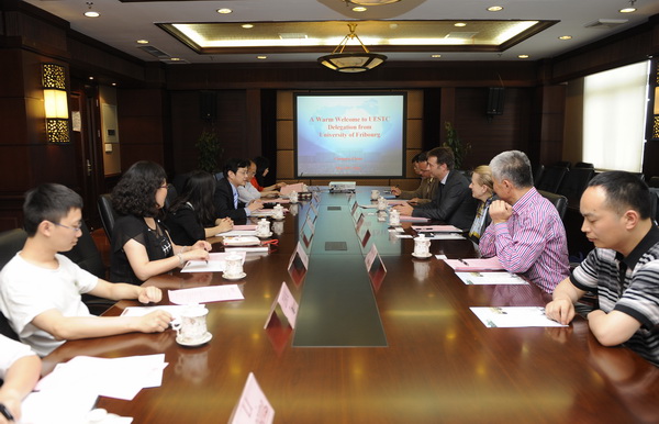 瑞士弗里堡大学与我校签署合作备忘录和学生交换协议