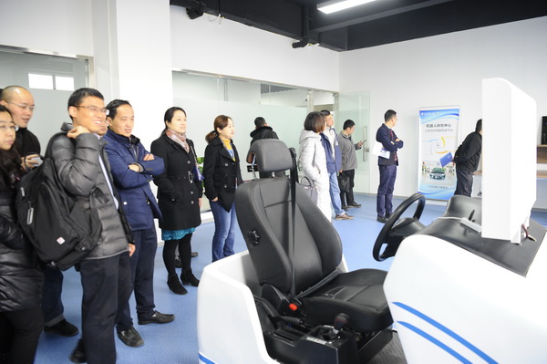 【聚焦】学校创新中心迎来新学期首批参观者