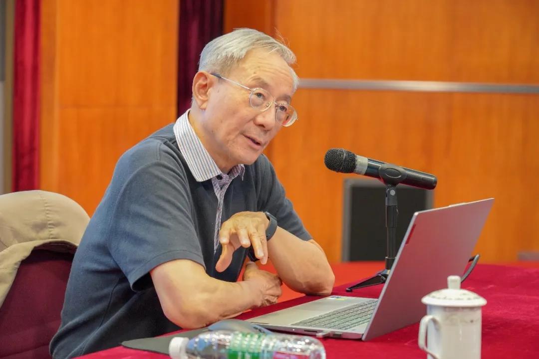 【成电讲坛】章百家教授讲述中国共产党对社会主义的探索与突破