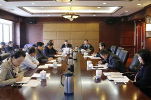 学校传达学习加强和改进新形势下高校思想政治工作专题研讨班精神