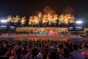 我校航空航天学院郭亮研究员担任成都世运会开幕式执旗手