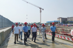 校领导检查清水河校区学生公寓六期建设情况