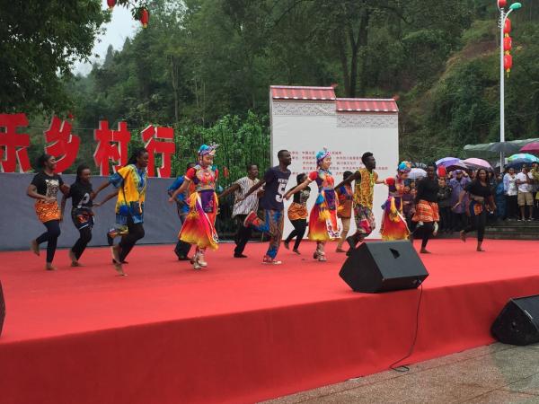 留学生 “舞彩成电（Tribal Fusion）”舞蹈队闪耀达州