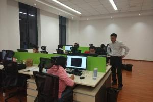 校领导看望慰问宜宾研究院师生