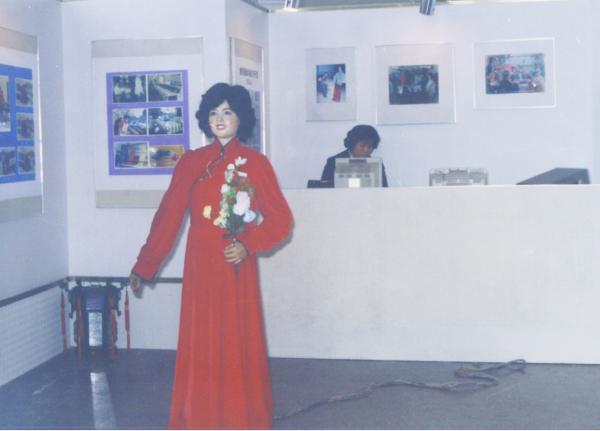 【成电纪事】我国第一台仿人形声控智能机器人“成蓉小姐”的研制