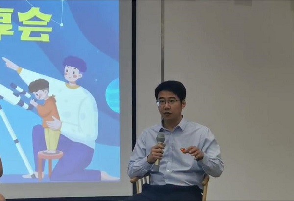 【党史学习教育】计算机学院教工第六党支部杨阳教授深入社区开展教育精准服务