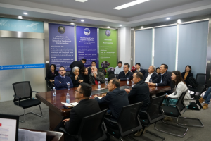 【学回信 建新功】四川省科技厅党组书记、厅长吴群刚看望慰问裴德乐教授