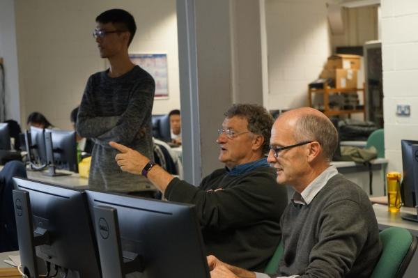 Dell公司工程师对于同学们的project展示提问.JPG d3d996a3bd21a3e36d9386debb96909d.jpg