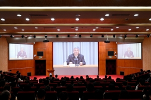 学校举行2025年党员基本培训第二次集中大课