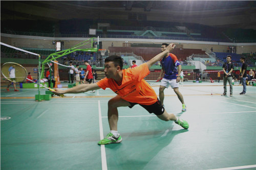 2015年四川省高校羽毛球比赛在我校举行