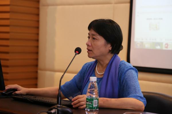 谭惠娟教授带领师生领略美国文化精髓