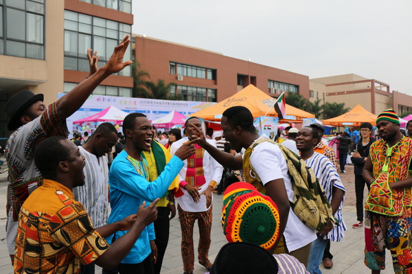 liuxuesheng0001.JPG d70e428836538097136a21701f1d4e2d.jpg