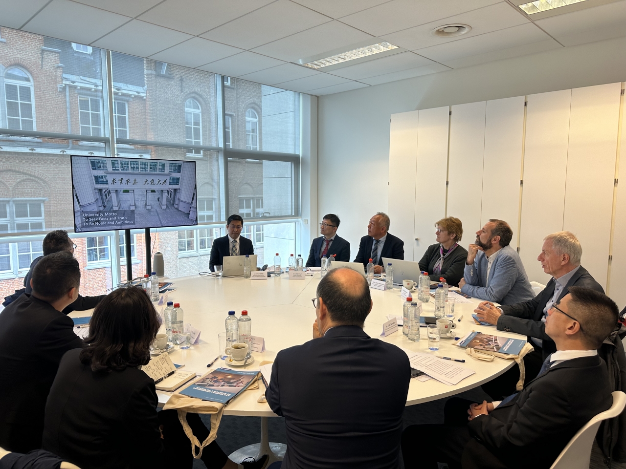 学校代表团出访比利时、英国和爱尔兰