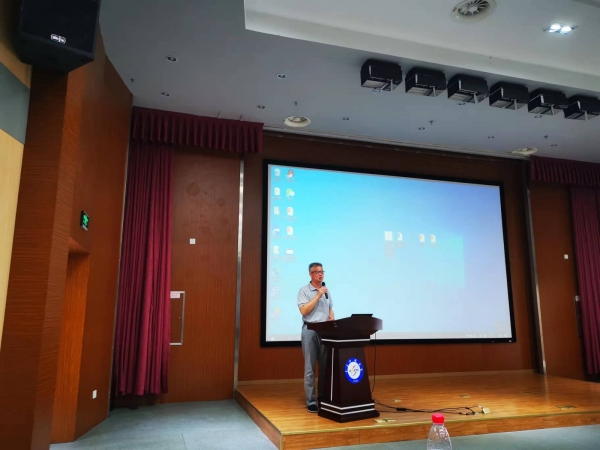 书记1.jpg 书记1.jpg