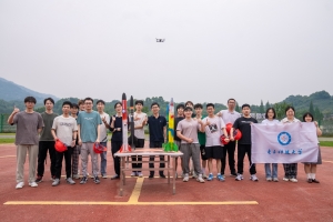 【新工科】挑战性课程“探空火箭设计与制作”圆满完成学生自制火箭外场发射