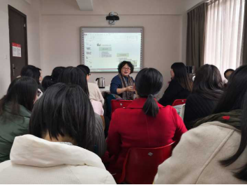 辅导员“四个一”工程心理健康教育业务团队与特色团队举行课程研讨会