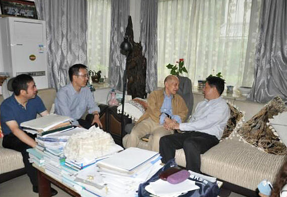 学校组织开展庆祝2015年教师节系列活动