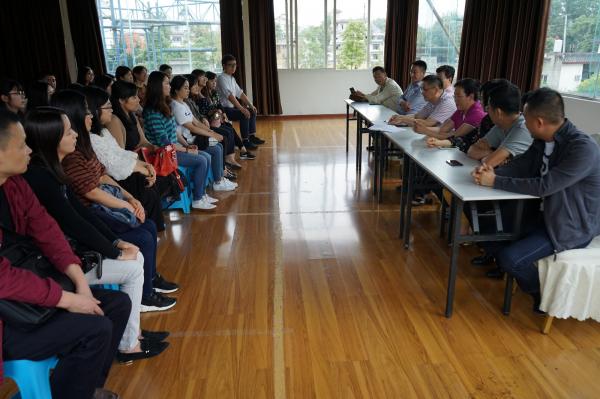 校领导为国际处和格拉斯哥学院教工党员上专题党课