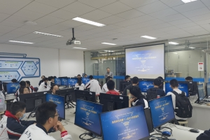 校园开放日活动 四川师范大学附属中学师生来校参观