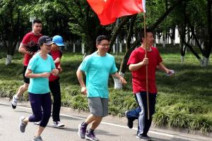 学校举行2019“五一校园健身跑”