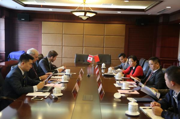 加拿大劳伦森大学副校长一行来校商讨合作