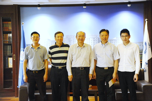 校领导会见中芯国际董事长周子学校友