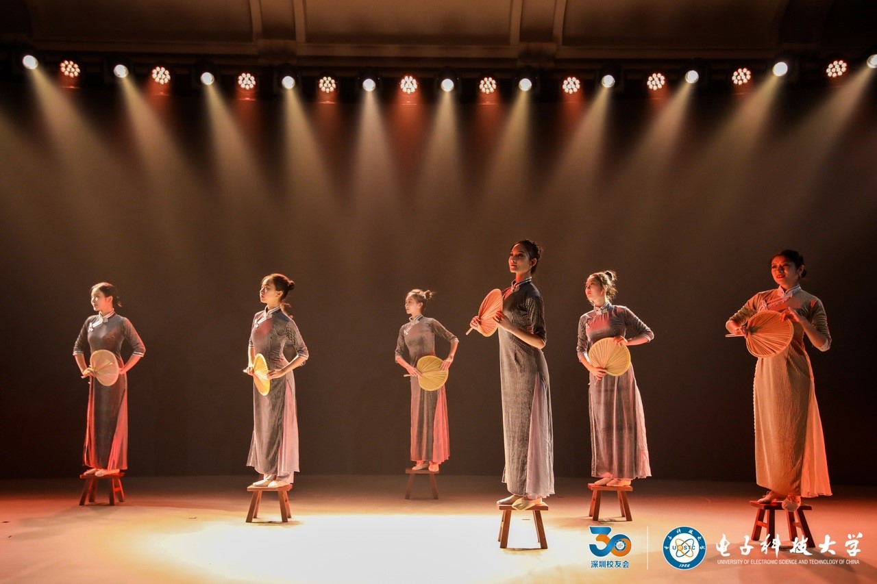 4.jpg da81b01db3ebaf1d5279c5e3062e5e2d.jpg