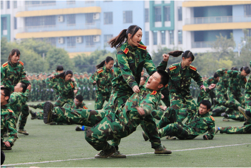【军训】2016级新生参加特色训练科目培训