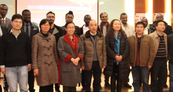 两位留学生获2016年度“成电杰出留学生”殊荣