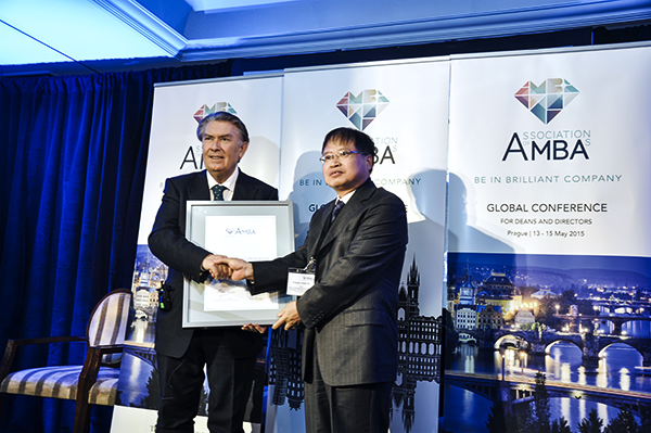 学校MBA、EMBA项目正式获得AMBA再认证授牌