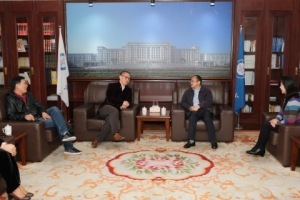 德国品牌应用技术大学校长单凡来校访问