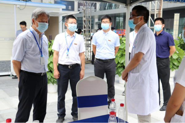 【迎新】校领导看望慰问2020级研究生新生