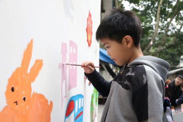 机电学院学生会开展社区志愿活动
