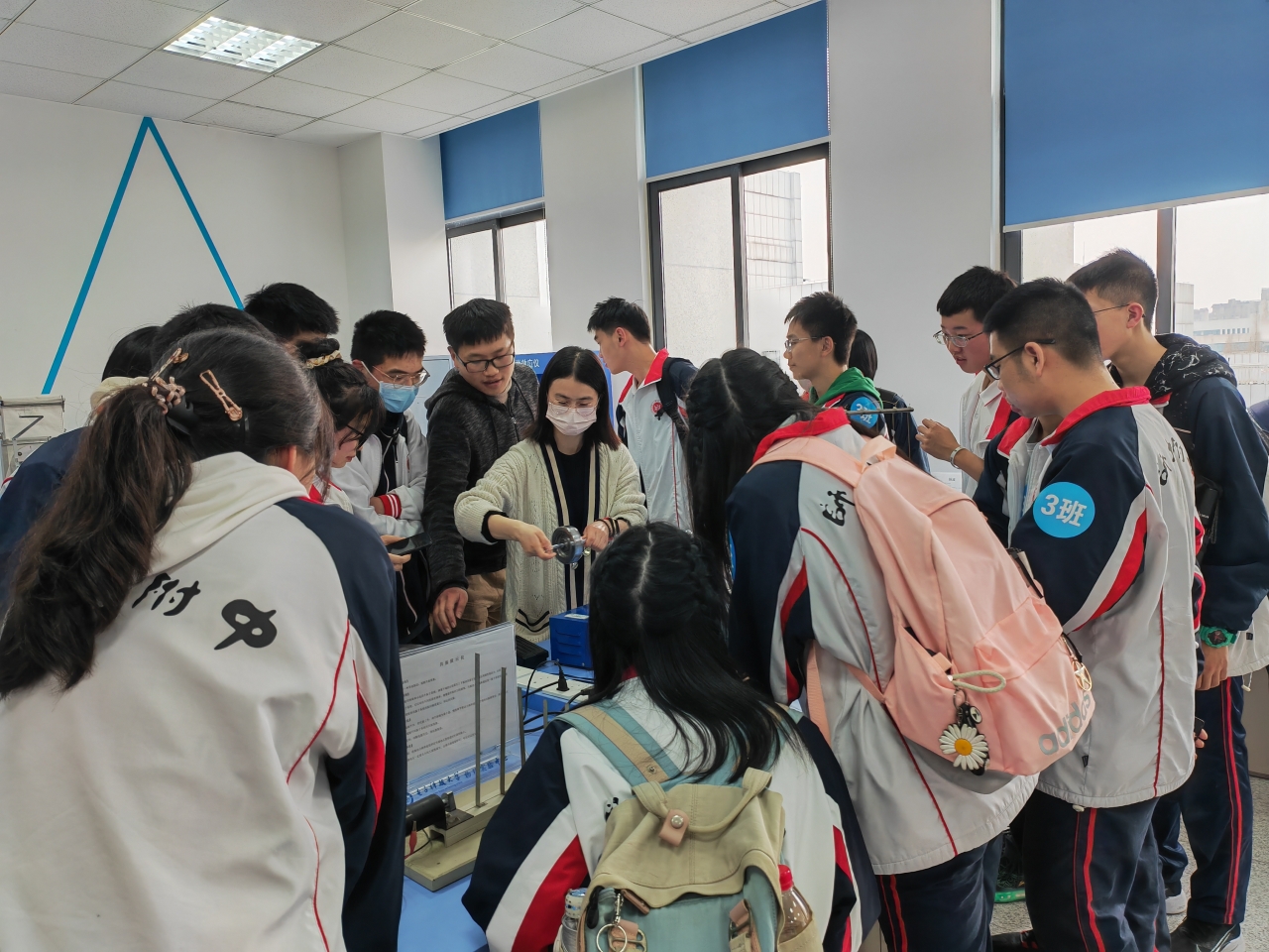 物理2.jpg dcba4cc4af8be03a896b3b0aae757288_54013.j