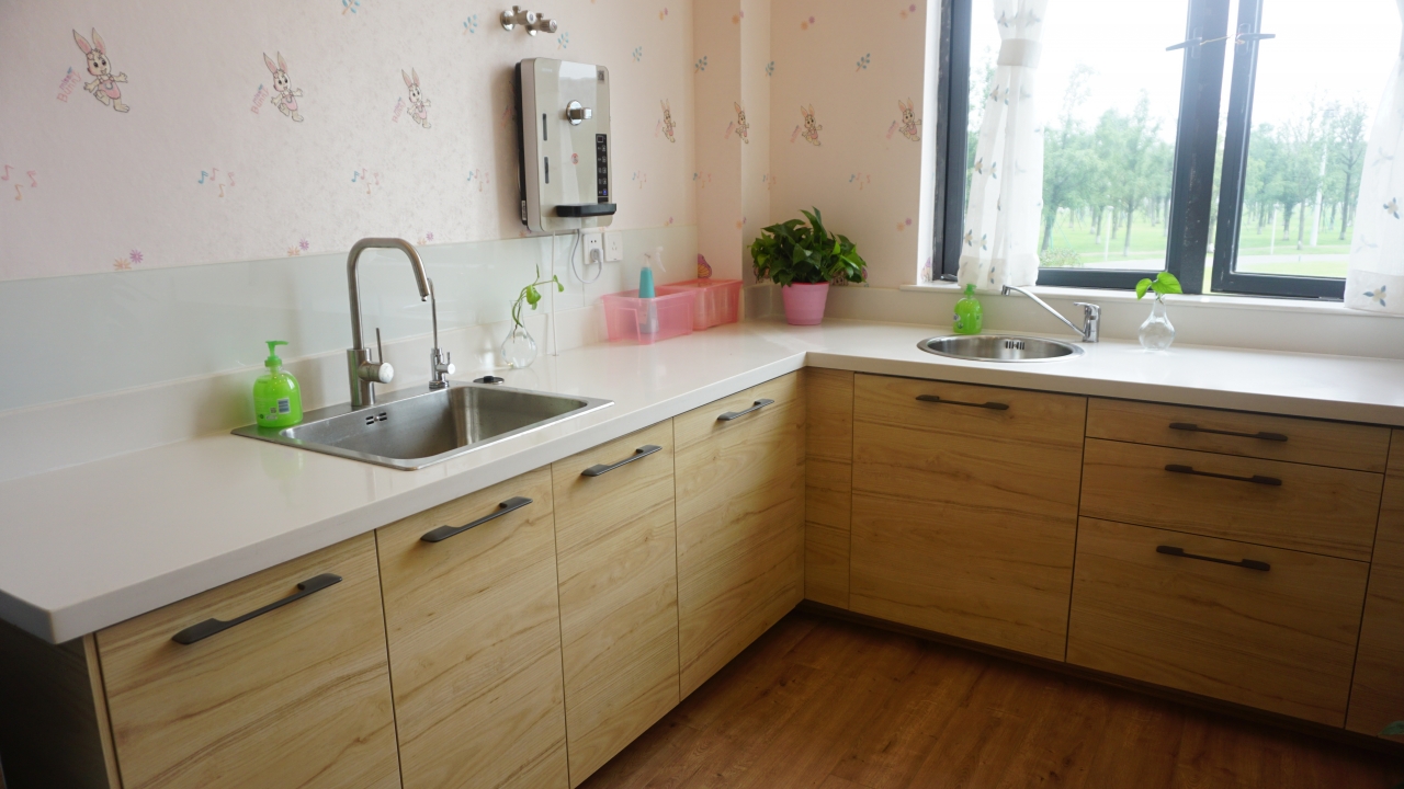 电子科技大学工会+局部.JPG de3b06e6b6b67ec68c672a238a641faf_0a378.j