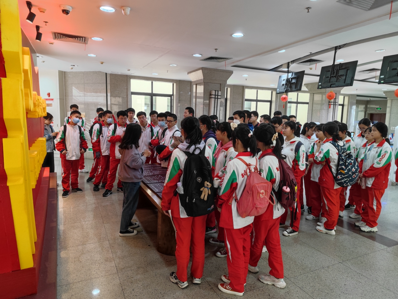 校园开放日活动 成都树德中学光华校区师生来校参观