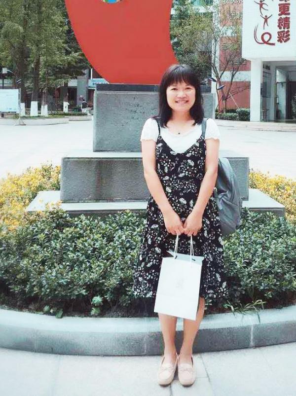 何敏.jpg 何敏.jpg