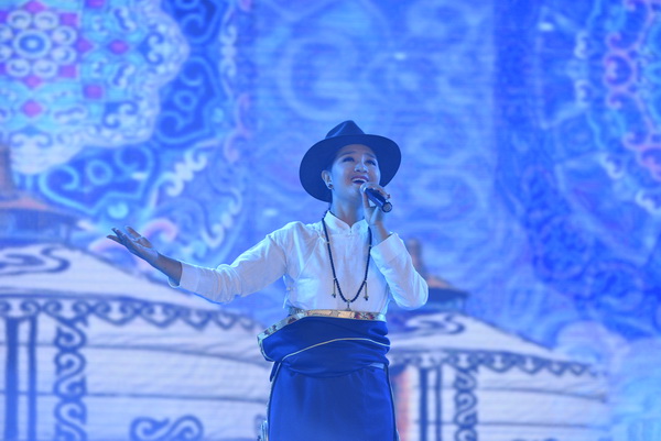 晚会0004.JPG de926ae828583ecfd1d85f854d7ffd0b.jpg