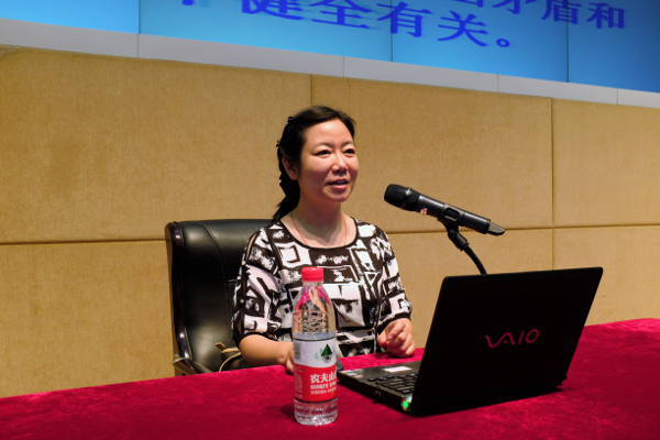 中央党校刘炳香教授来校作“两学一做”学习教育专题辅导报告