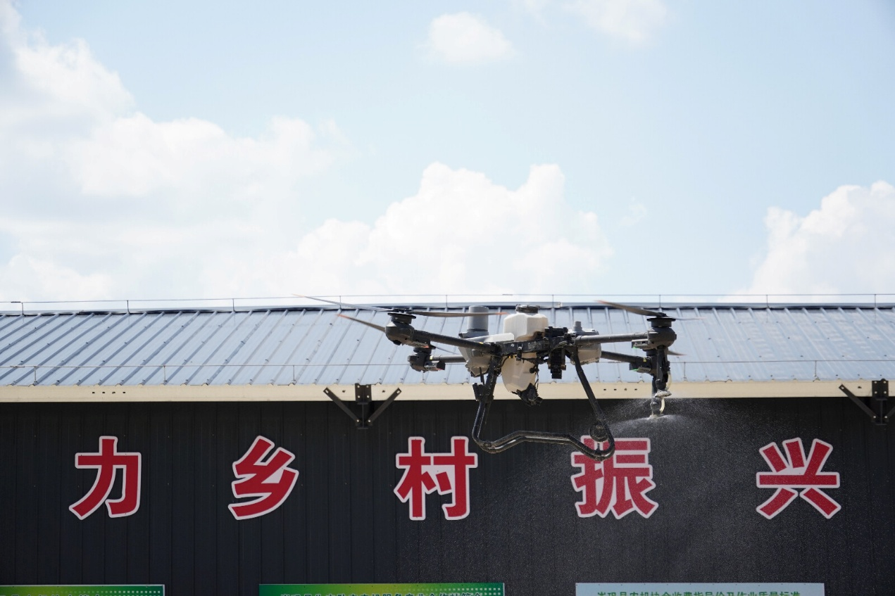 机电学院社会实践队深入岑巩调研智慧农业