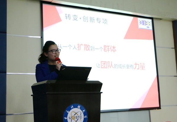 学校举行2015年优秀辅导员答辩会