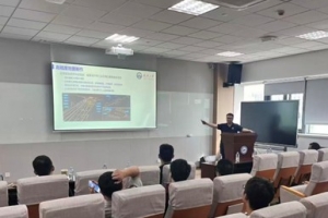 武汉大学杨志坚教授和中国科学院数学与系统科学研究院刘歆研究员做客学者论坛