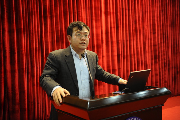 【聚焦】加强差异化合作发展，强有力推动学校基础研究