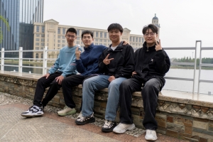 同登新峰穷绝顶 再振鹏翅腾九霄 电子科大这一宿舍4人全员保研