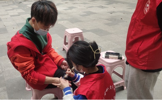 信通学院本科生党支部开展“纪念一二九 弘扬爱国情”主题党日活动