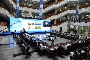 学校举行中外高校校长圆桌会议