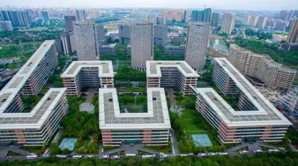 天府软件园创业场电子科技大学服务站挂牌成立