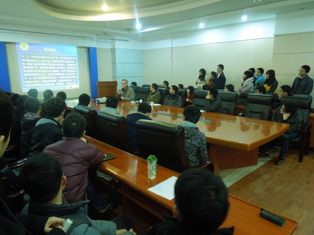 全国优秀博士学位论文获得者周朴到物电学院开展学术交流